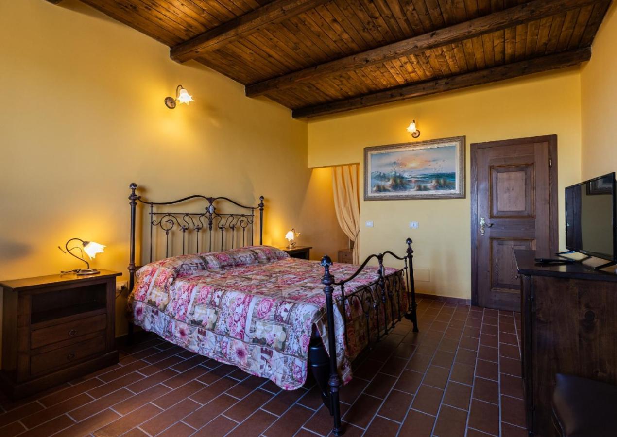 Castello Di Petecciano B&B Mosciano Sant'Angelo Bagian luar foto