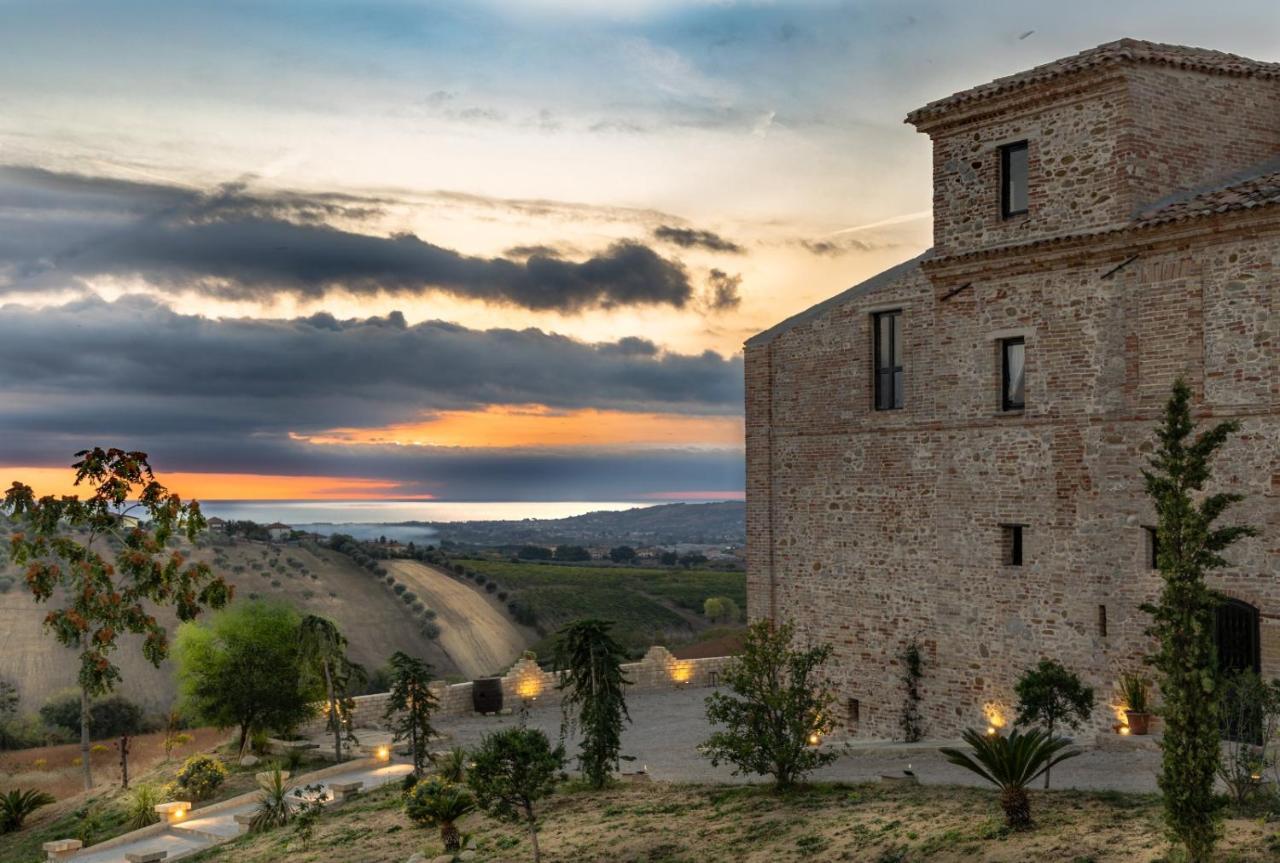 Castello Di Petecciano B&B Mosciano Sant'Angelo Bagian luar foto