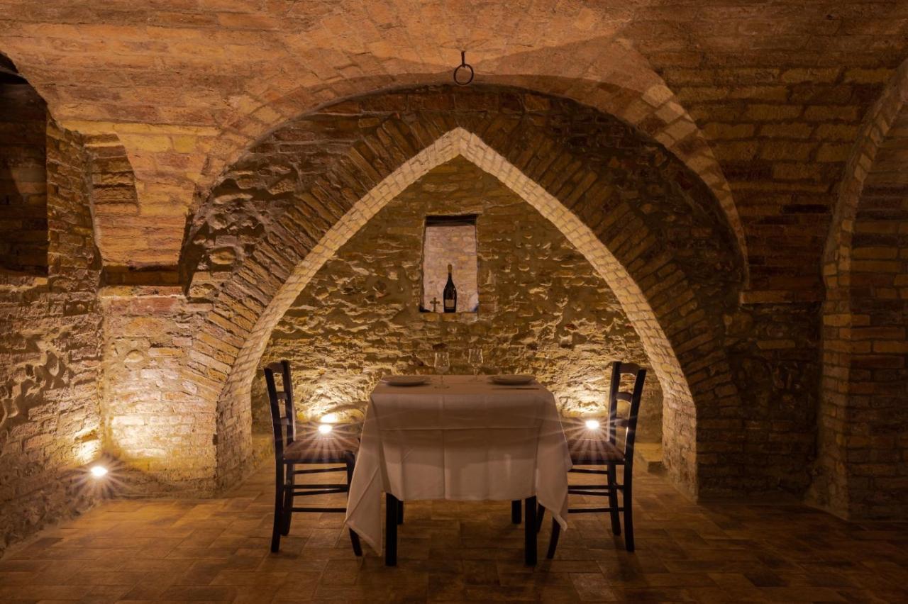 Castello Di Petecciano B&B Mosciano Sant'Angelo Bagian luar foto