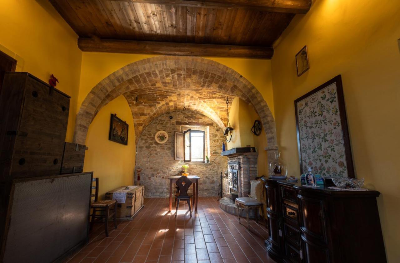 Castello Di Petecciano B&B Mosciano Sant'Angelo Bagian luar foto